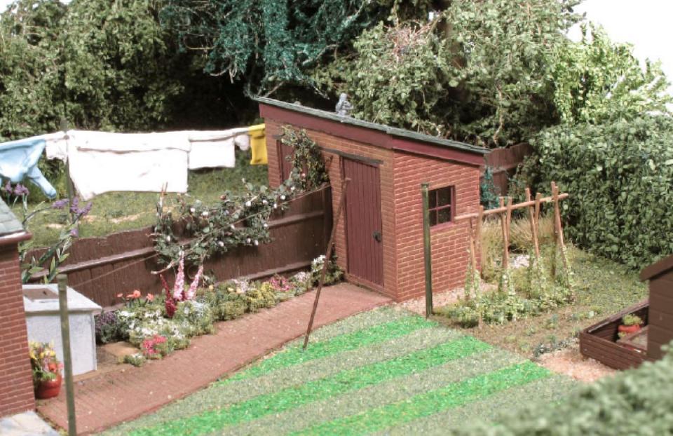 GosbertonCrossingCottagesreargardens