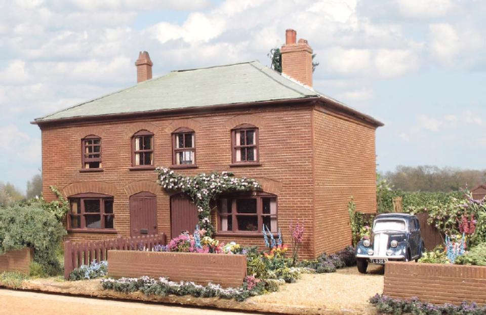 GosbertonCrossingCottagesfront