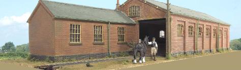GosbertonGoodsshedwithshuntinghorse